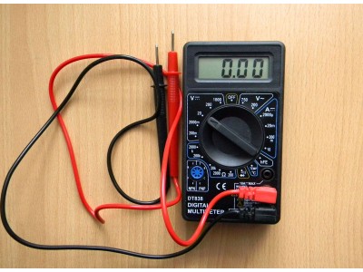 Как измерить величину постоянного тока специальным измерителем