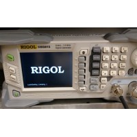 Високочастотний генератор сигналів RIGOL DSG815